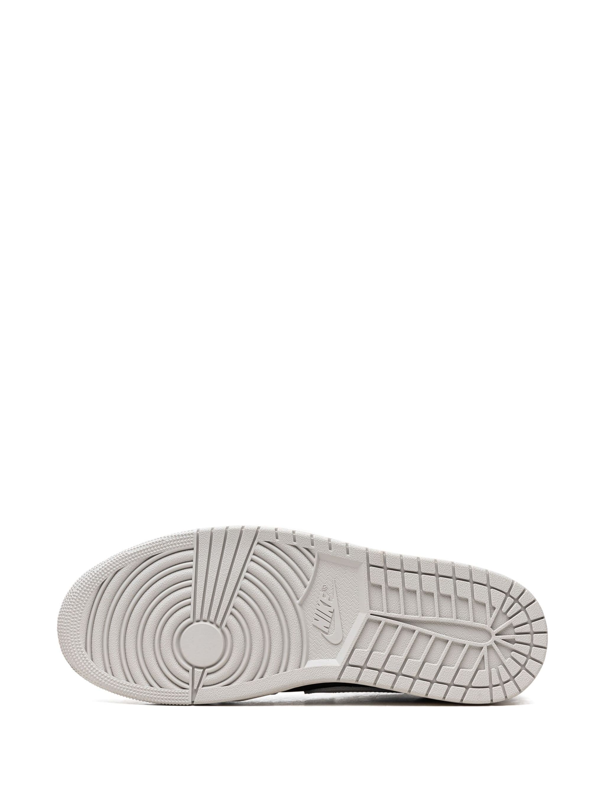 NIKE AIR JORDAN 1 LOW 