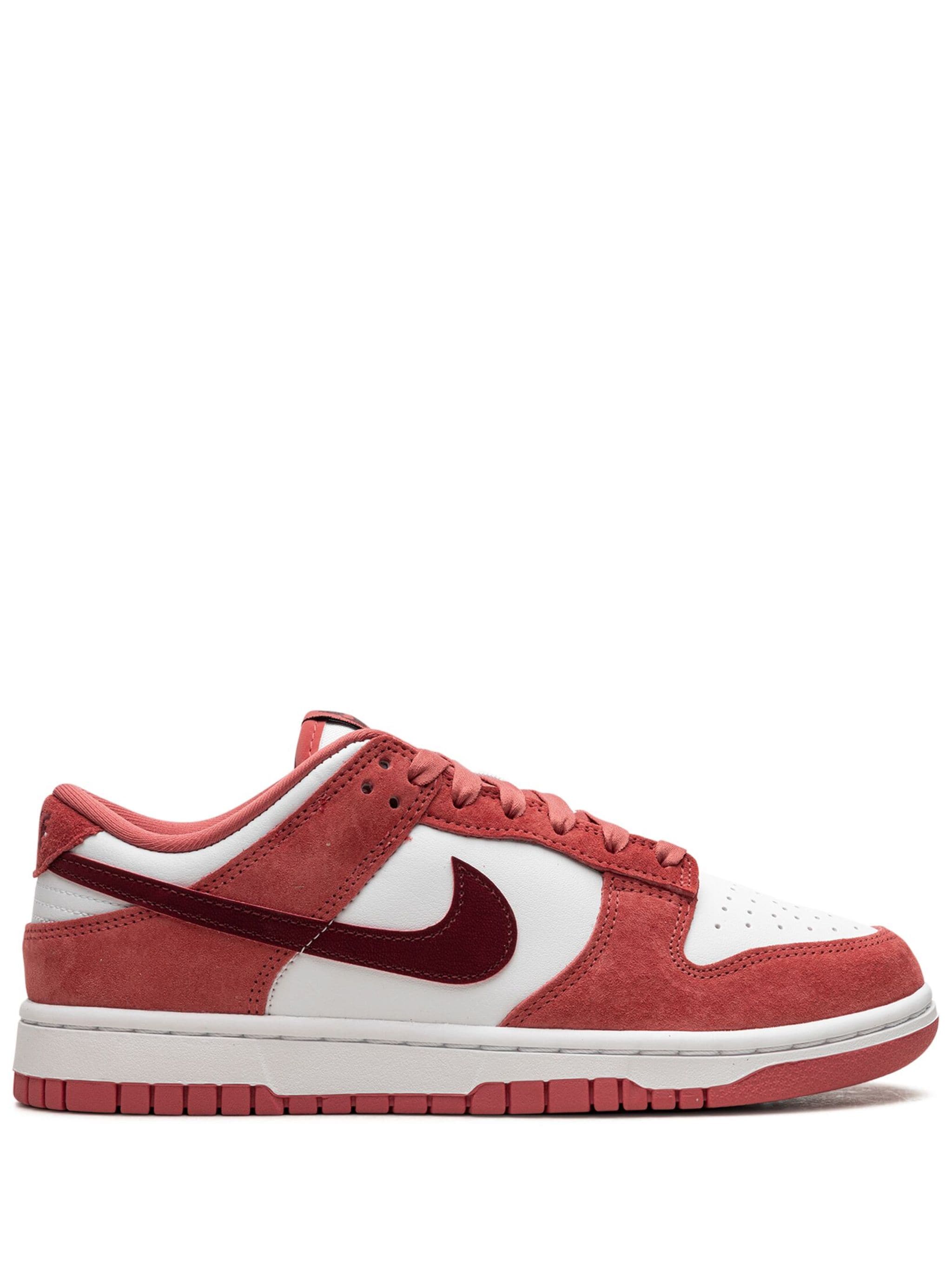 NIKE DUNK LOW "VALENTINE'S DAY 2024"