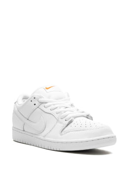 Nike SB Dunk Low Pro "Triple White" 