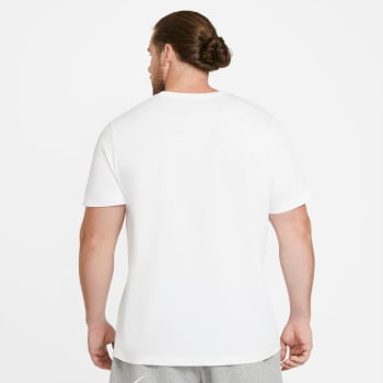 Camiseta Nike Sportswear Club Masculina Branco 