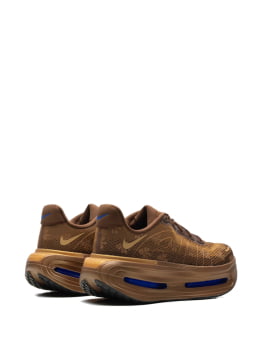 NIKE VOMERO PREMIUM FLAT STOUT